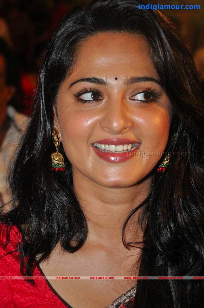 Anushka Actress hd photo