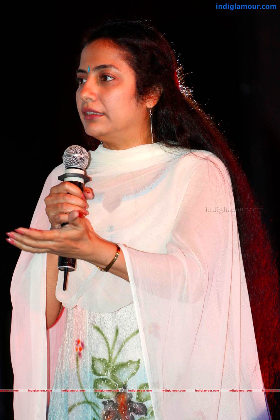 Suhasini Actress hd photo