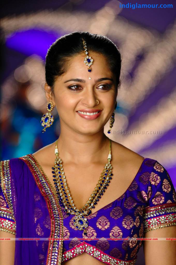Anushka Actress hd photo
