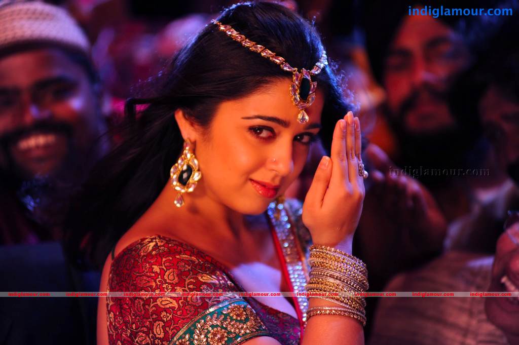 Charmi Actress hd photo
