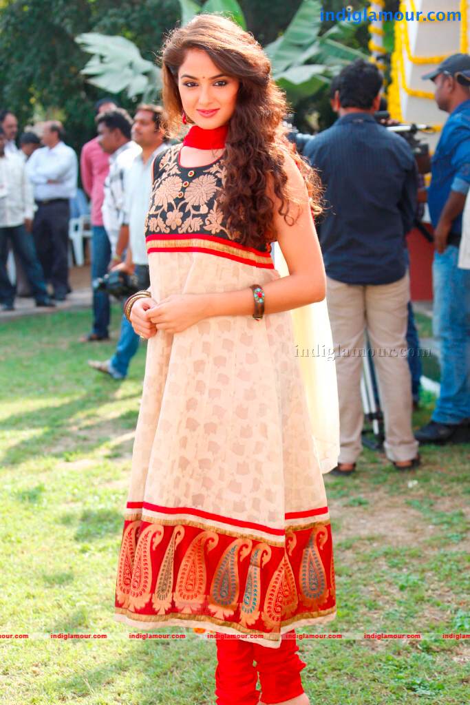 Asmitha Sood Actress hd photo