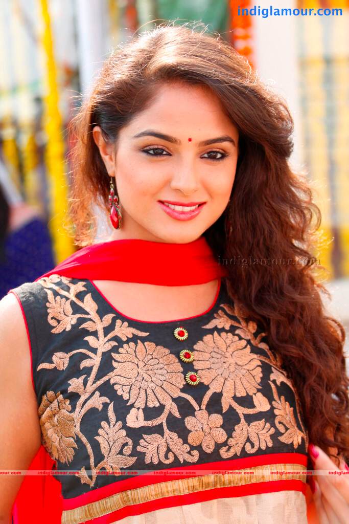 Asmitha Sood Actress hd photo