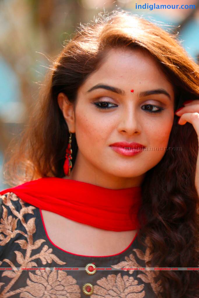 Asmitha Sood Actress hd photo