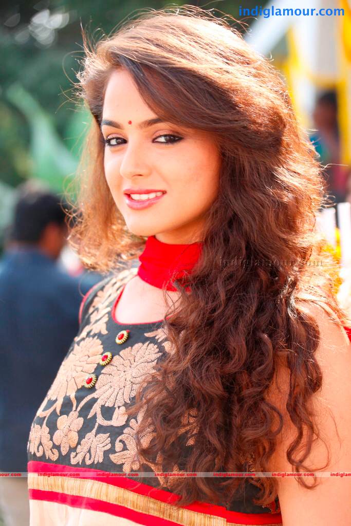 Asmitha Sood Actress hd photo