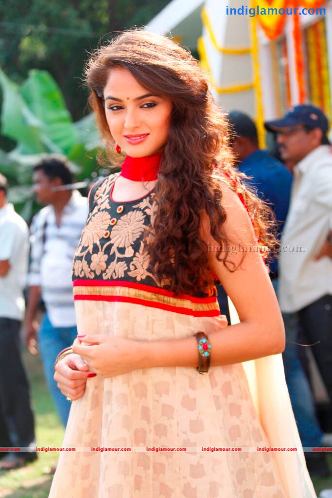 Asmitha Sood Actress hd photo