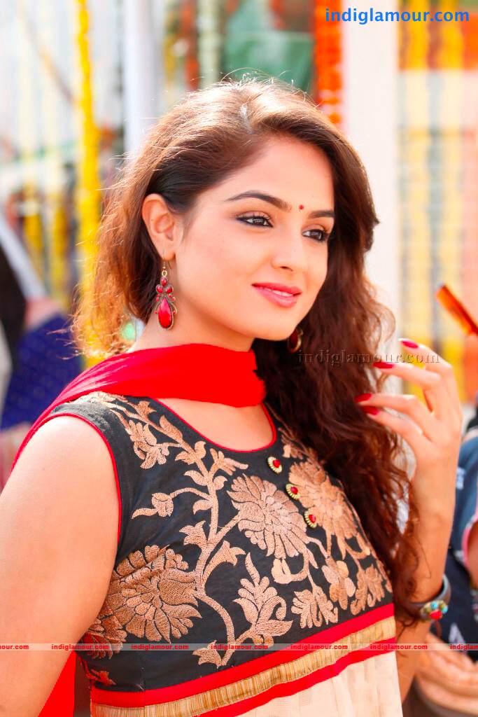 Asmitha Sood Actress hd photo