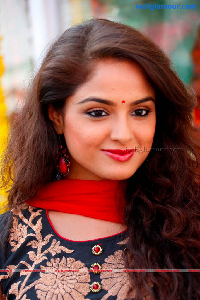 Asmitha Sood Actress hd photo