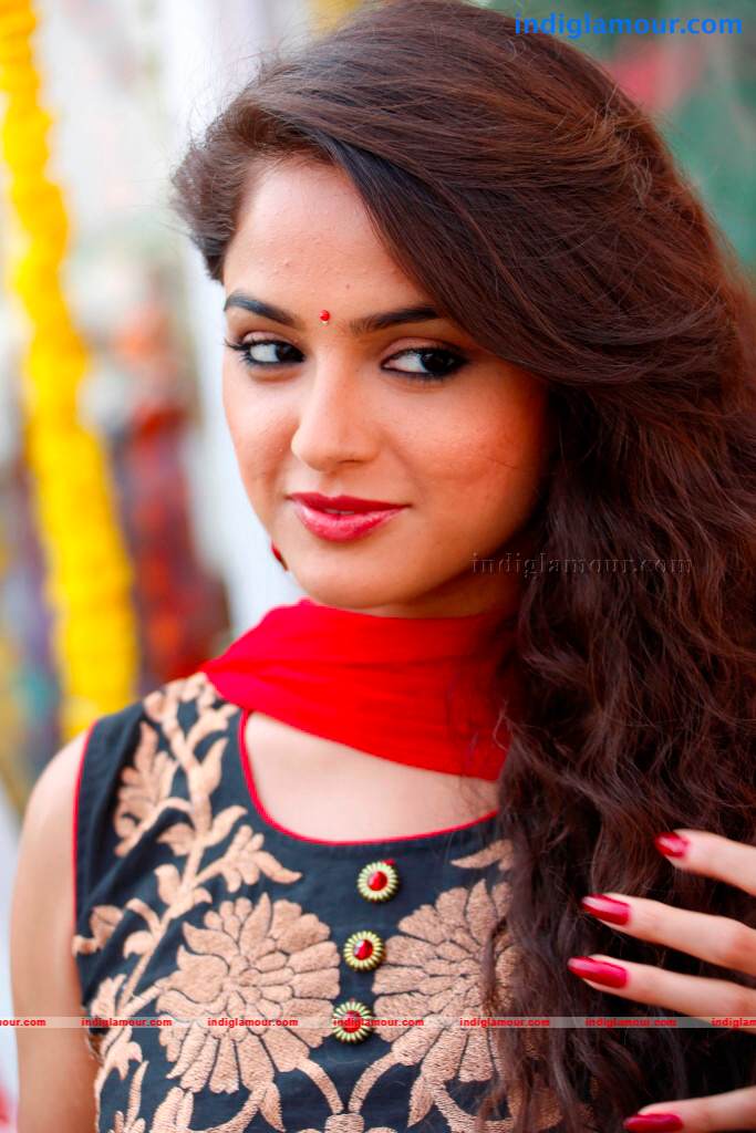 Asmitha Sood Actress hd photo