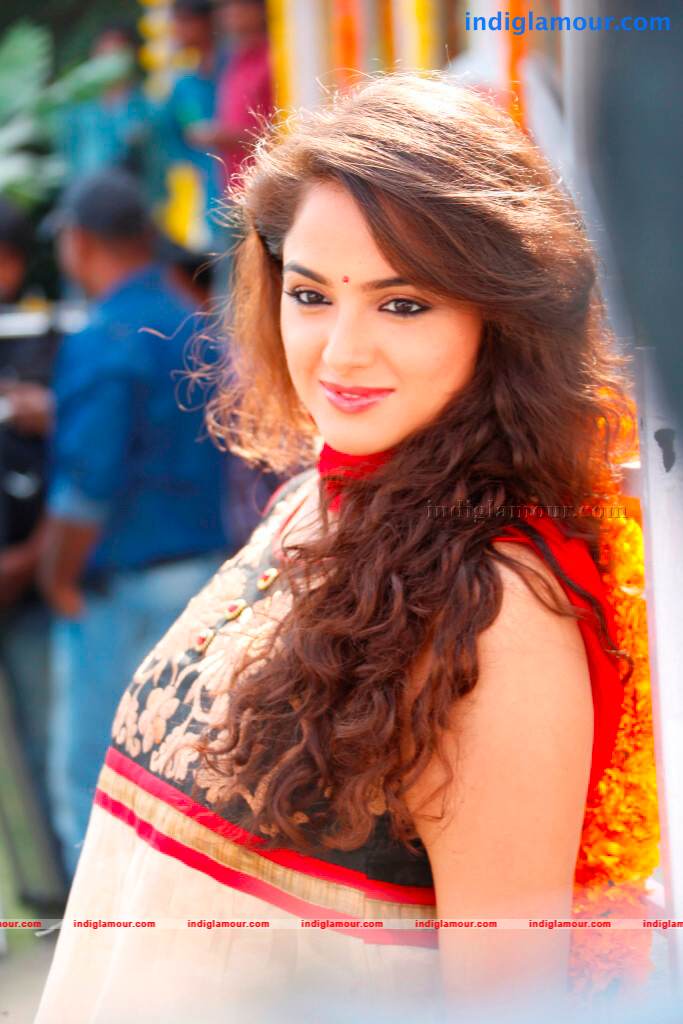 Asmitha Sood Actress hd photo