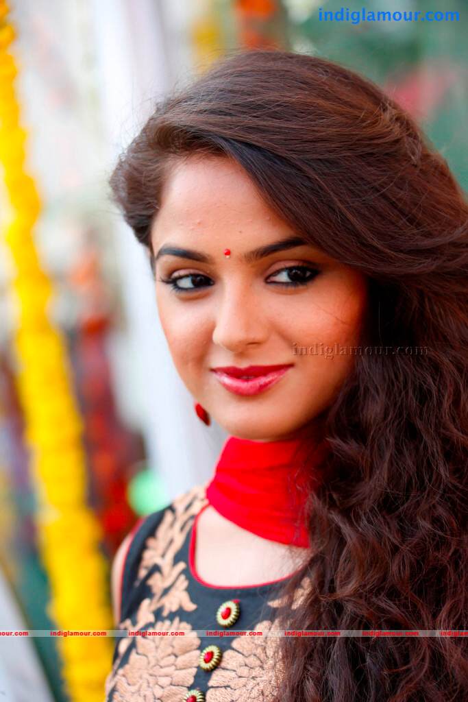 Asmitha Sood Actress hd photo