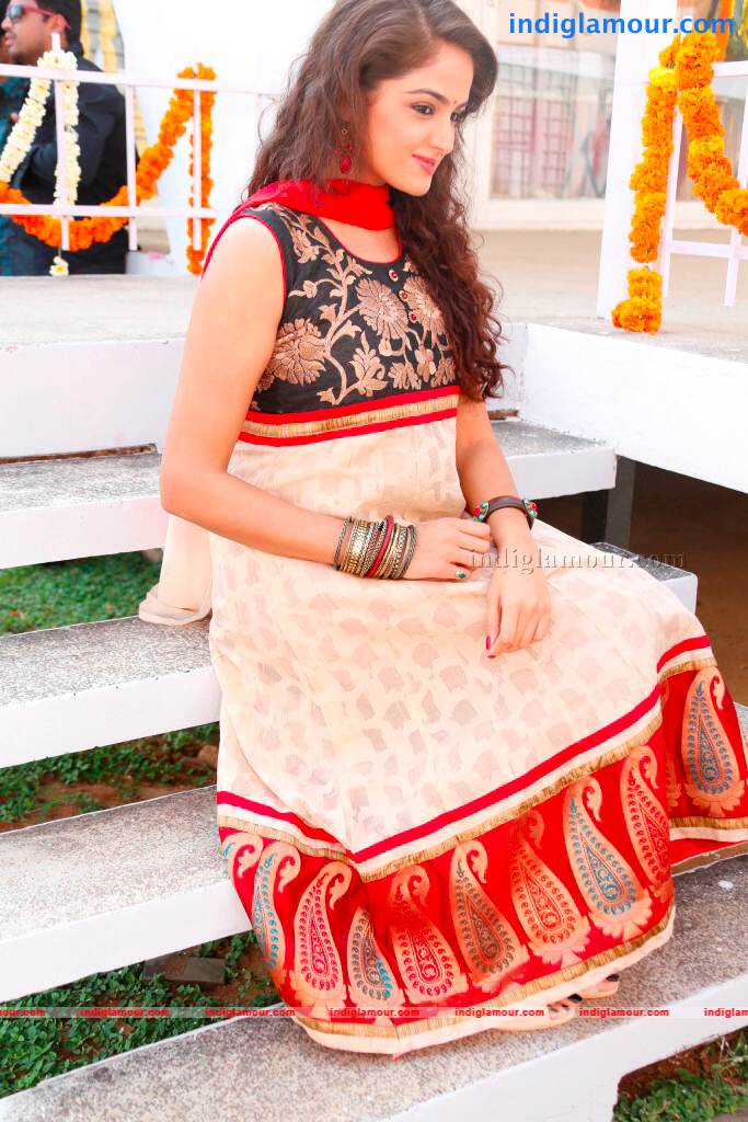 Asmitha Sood Actress hd photo