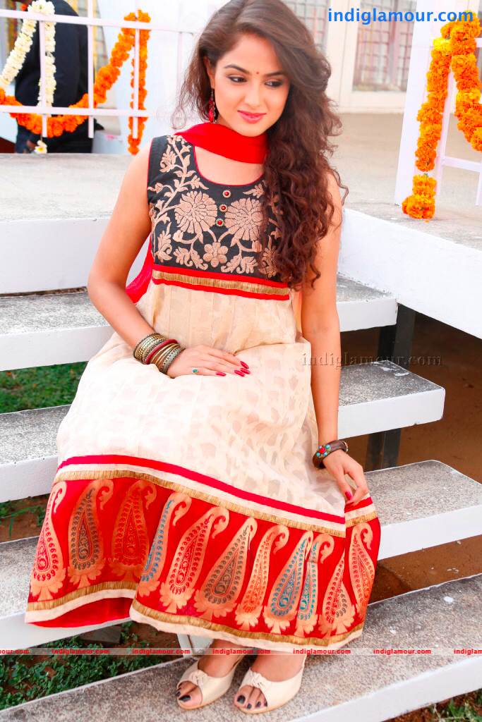 Asmitha Sood Actress hd photo