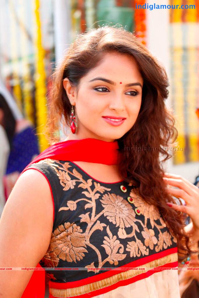 Asmitha Sood Actress hd photo