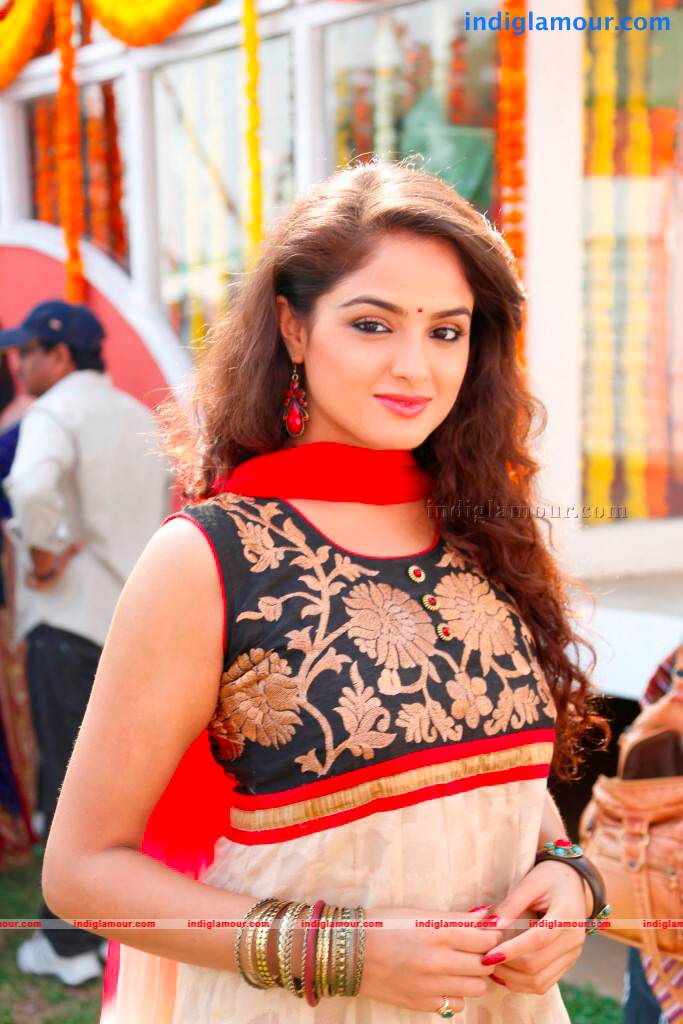 Asmitha Sood Actress hd photo
