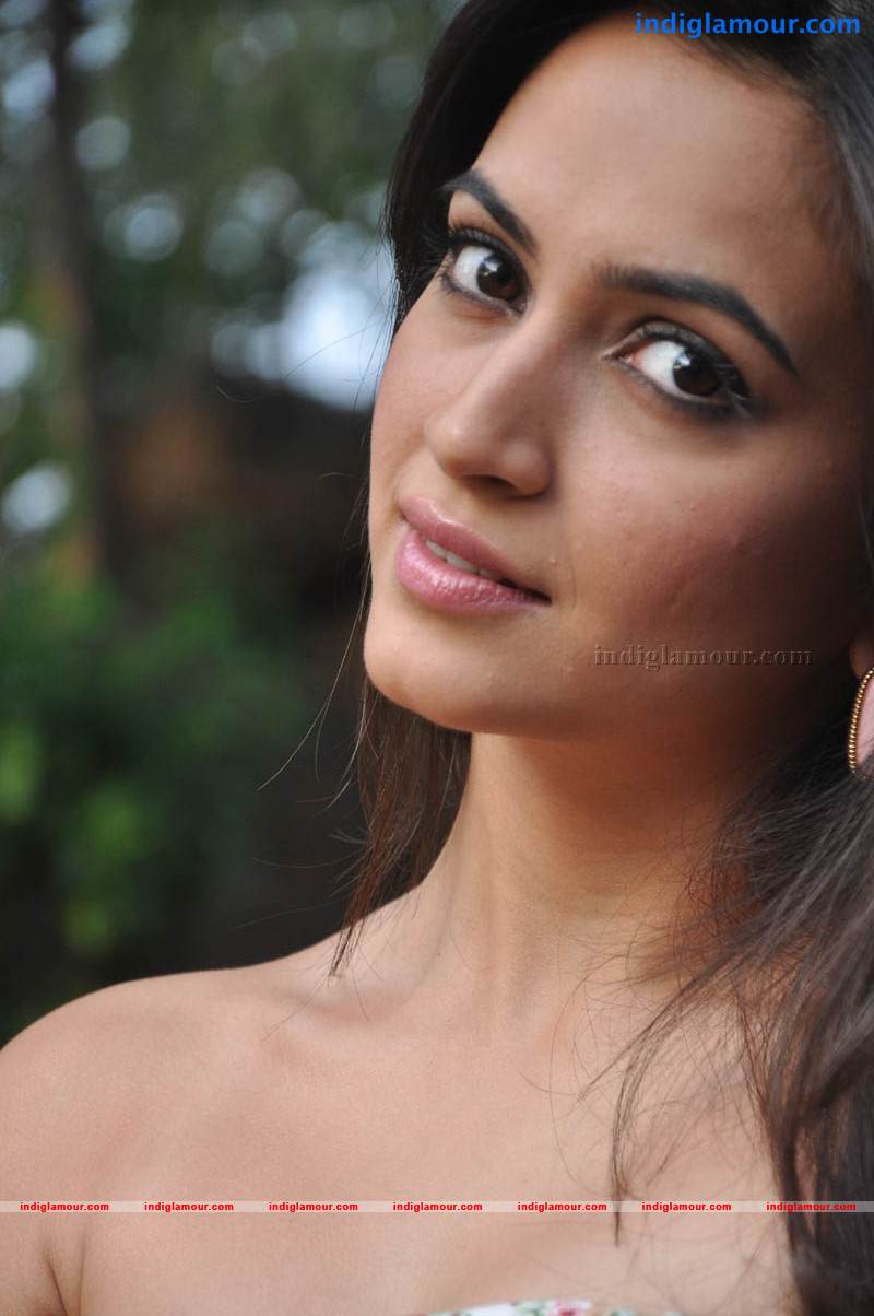 Kriti Kharbanda Actress hd photo