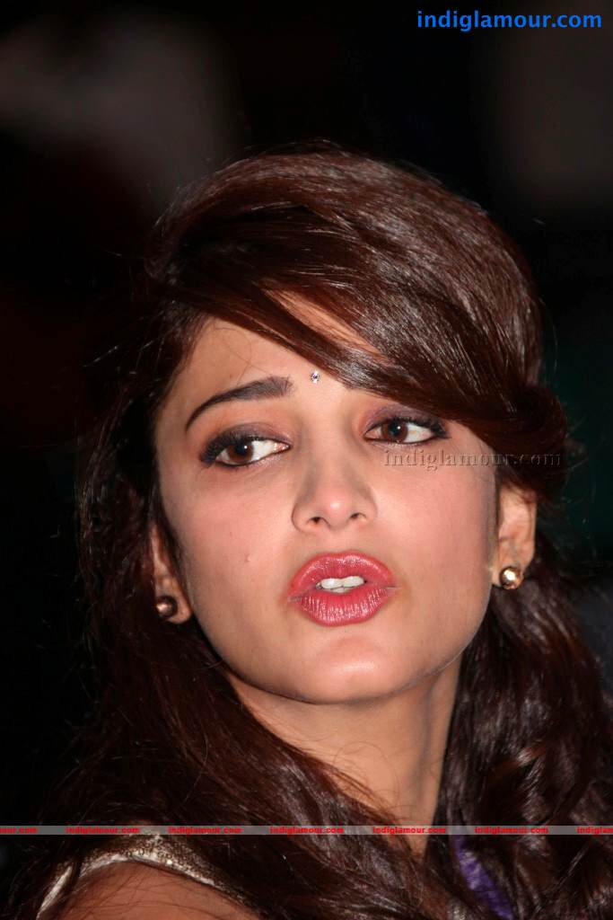 Shruti Hassan Actress hd photo