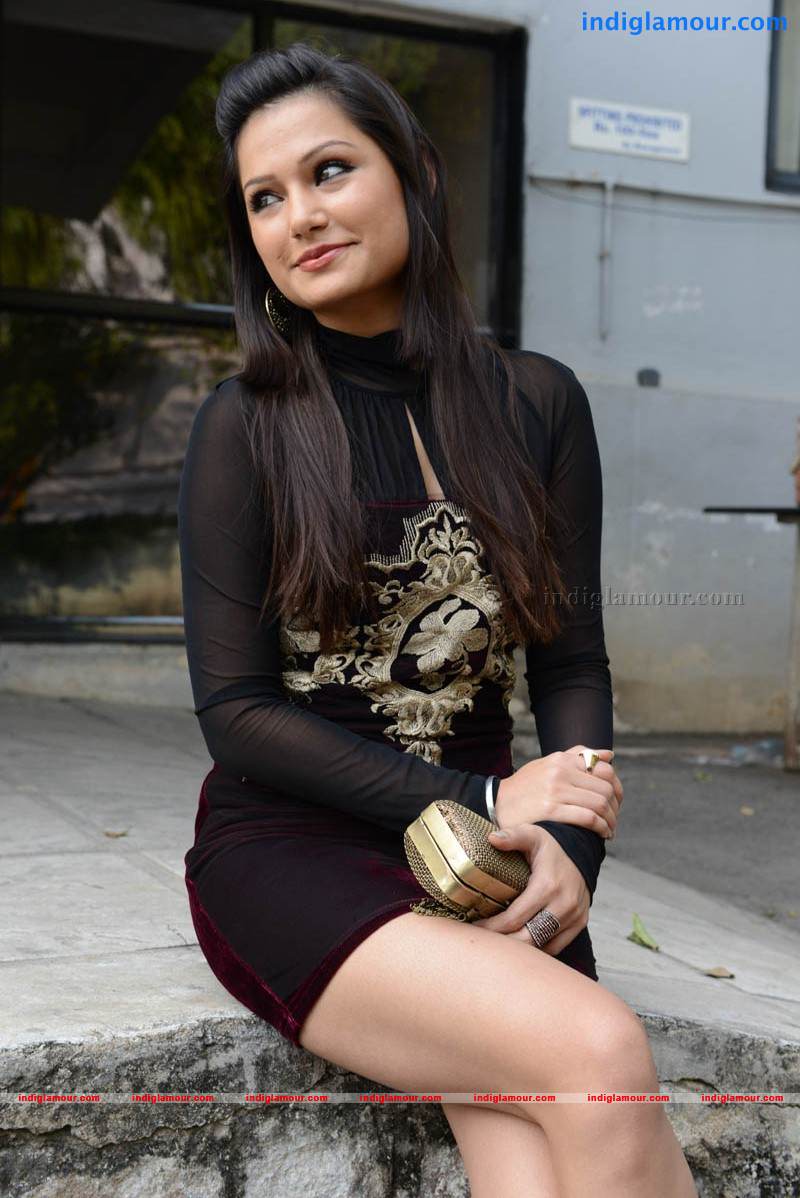 Simran Suri Actress hd photo