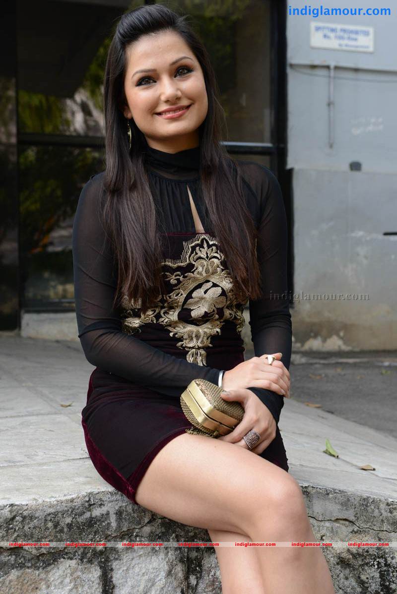 Simran Suri Actress hd photo