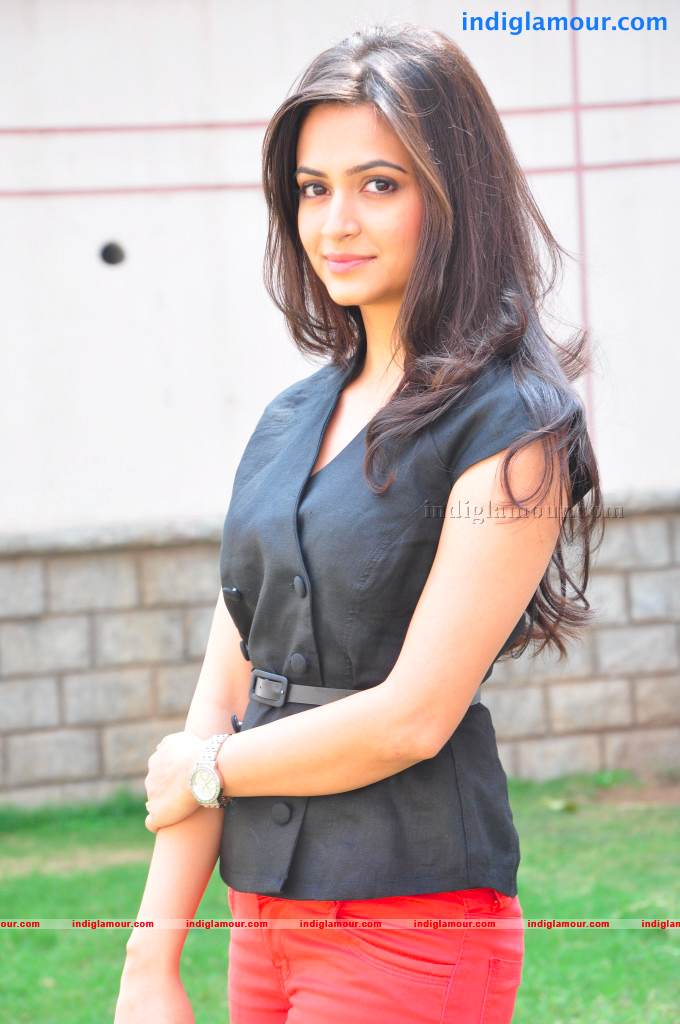 Kriti Kharbanda Actress hd photo