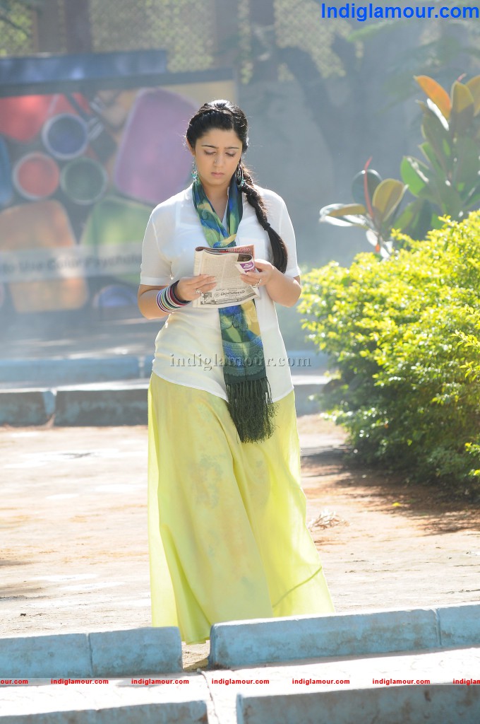 Charmi Actress hd photo