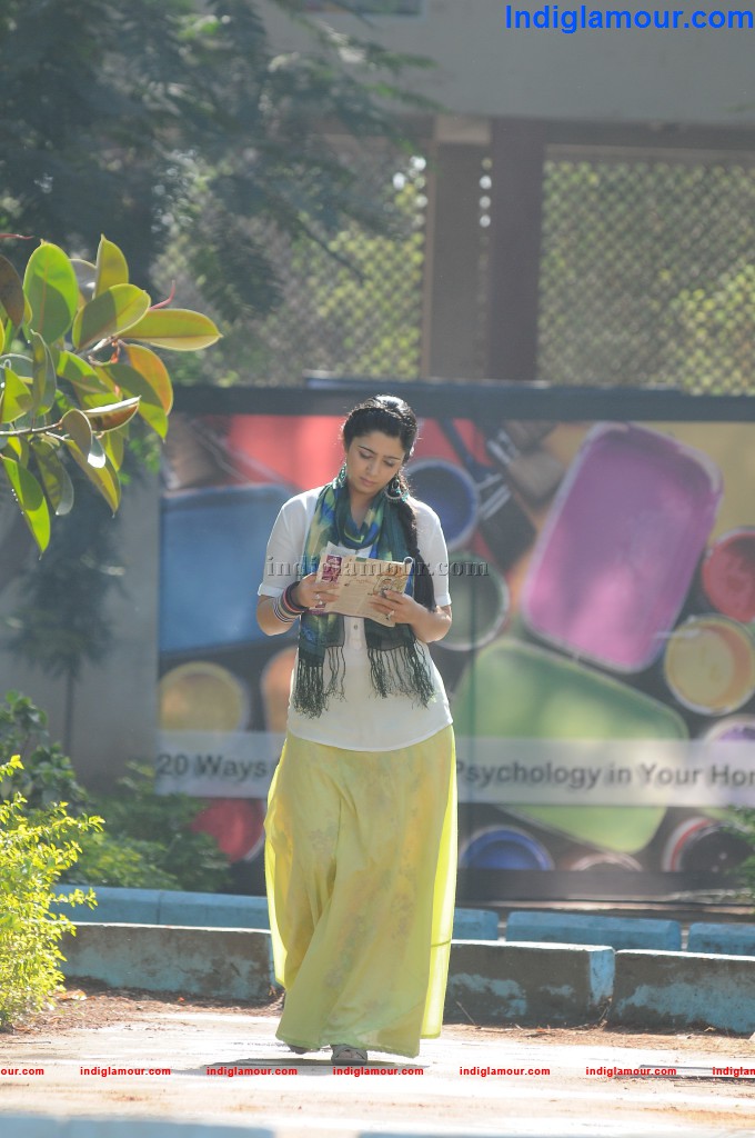 Charmi Actress hd photo