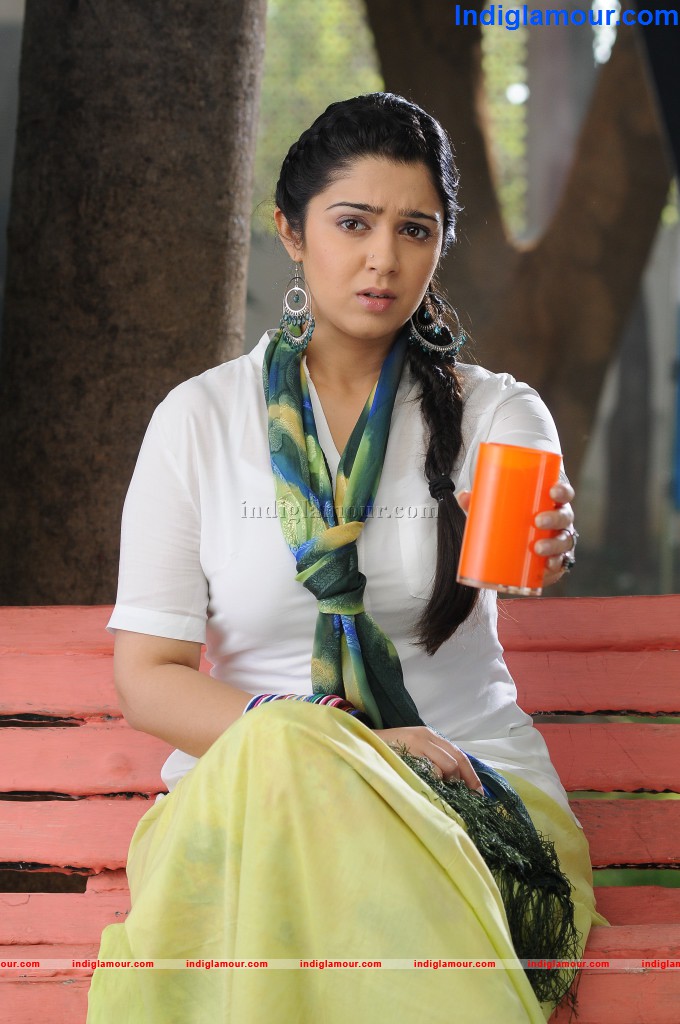 Charmi Actress hd photo