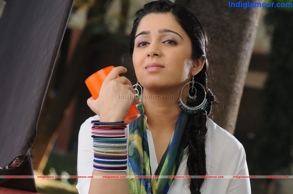 Charmi Actress hd photo