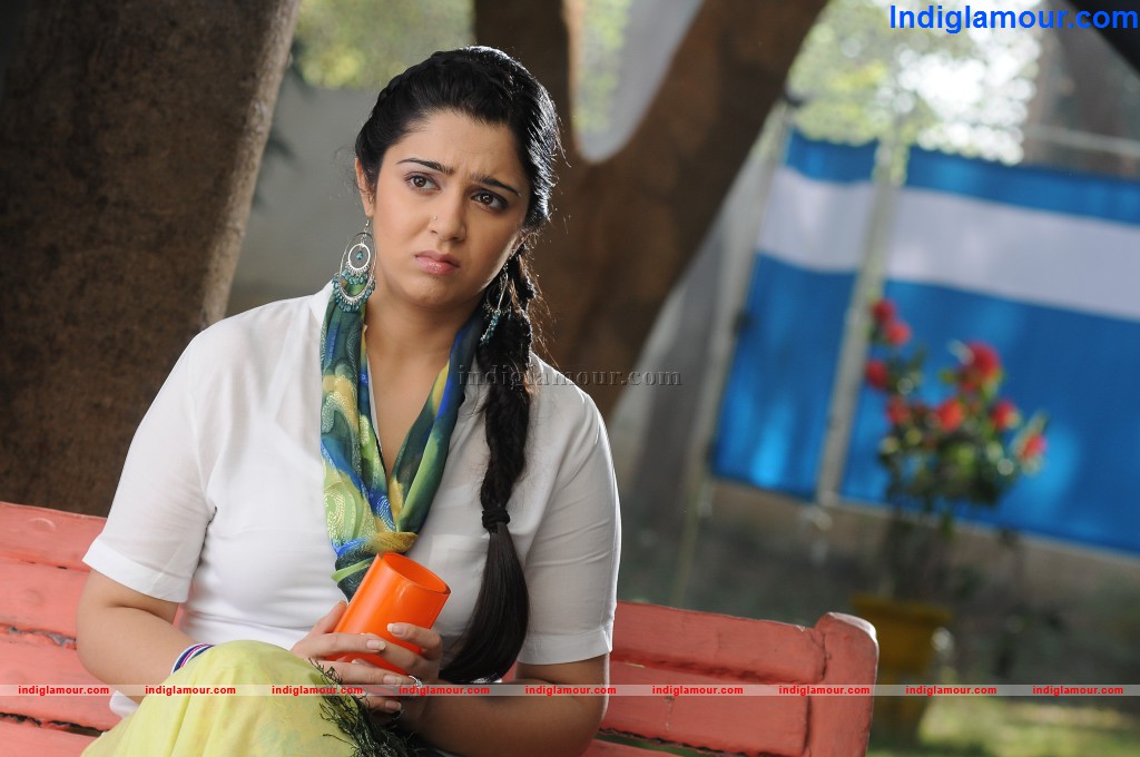 Charmi Actress hd photo