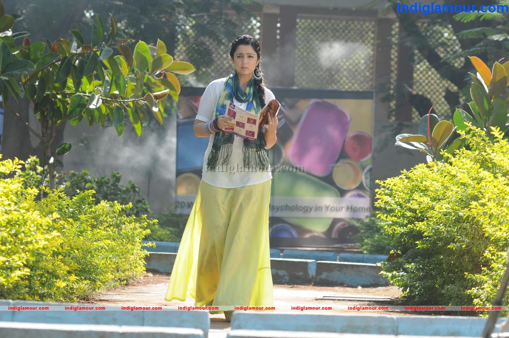 Charmi Actress hd photo
