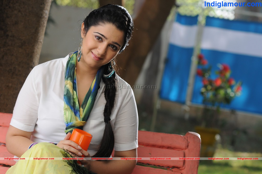 Charmi Actress hd photo