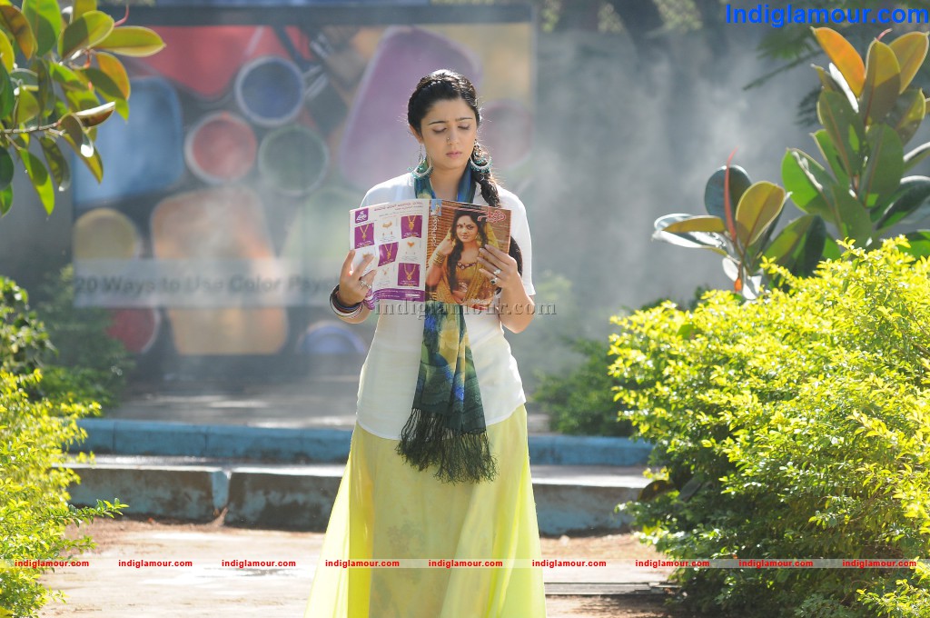 Charmi Actress hd photo