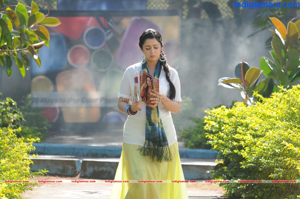 Charmi Actress hd photo