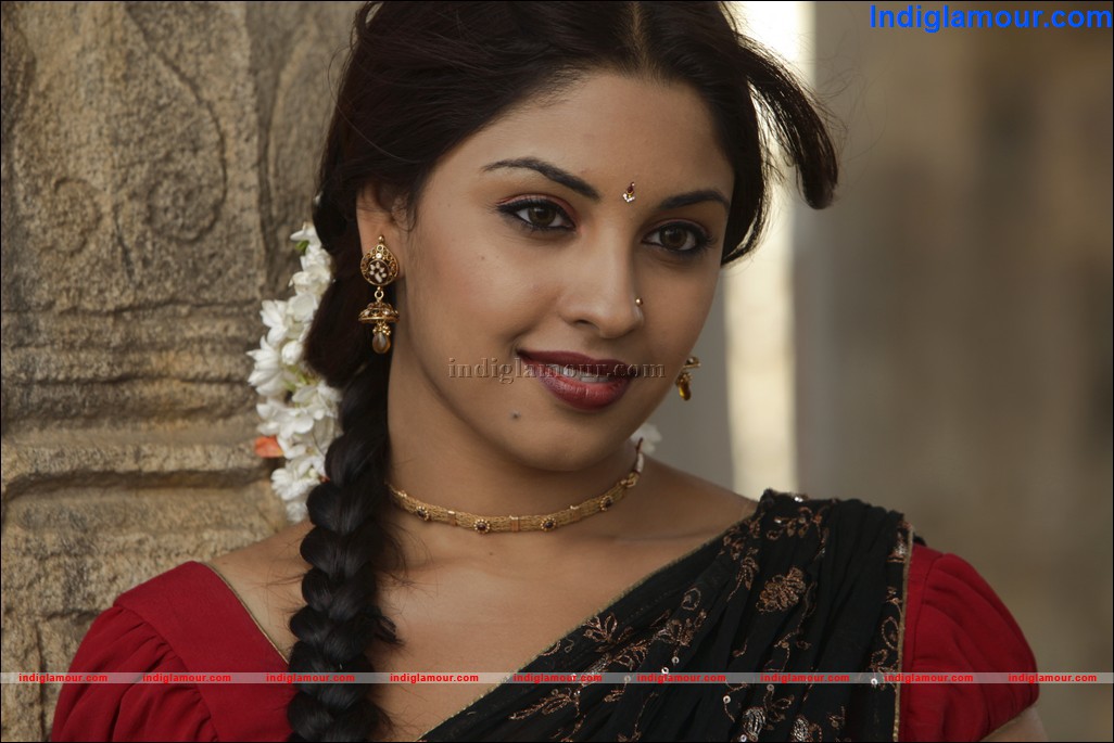 Richa Gangopadhyay Actress hd photo
