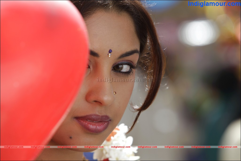 Richa Gangopadhyay Actress hd photo