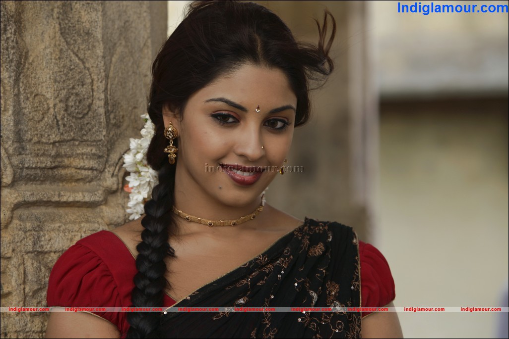 Richa Gangopadhyay Actress hd photo