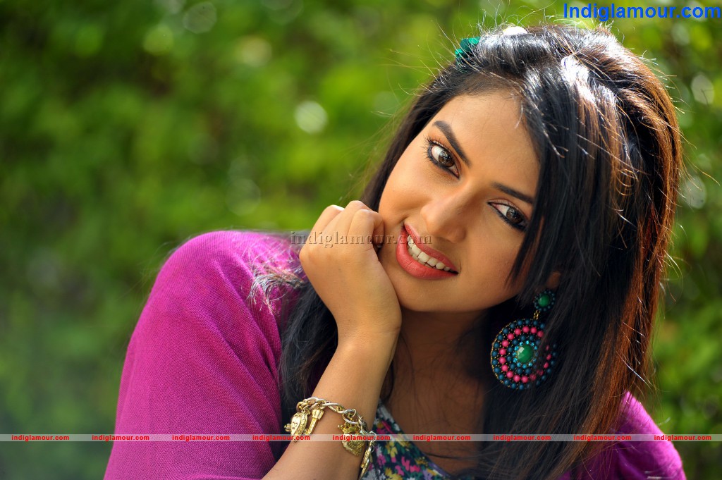 Amala Paul Actress hd photo