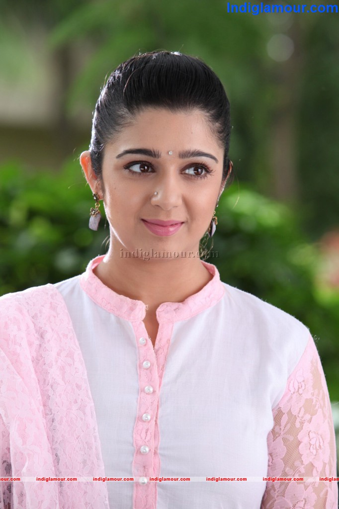 Charmi Actress hd photo