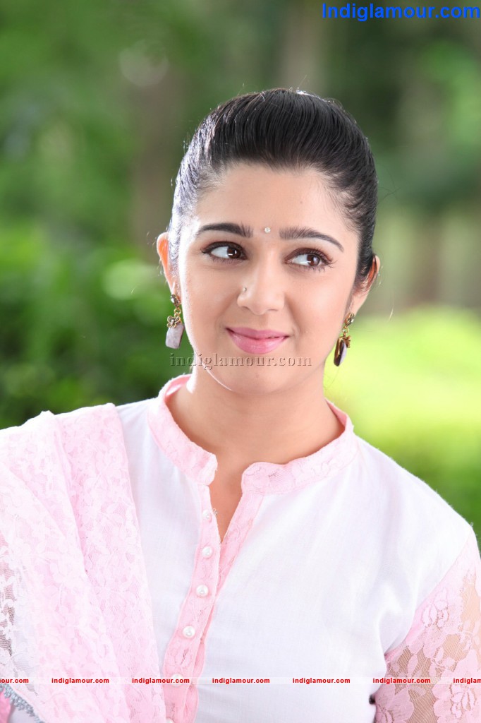 Charmi Actress hd photo