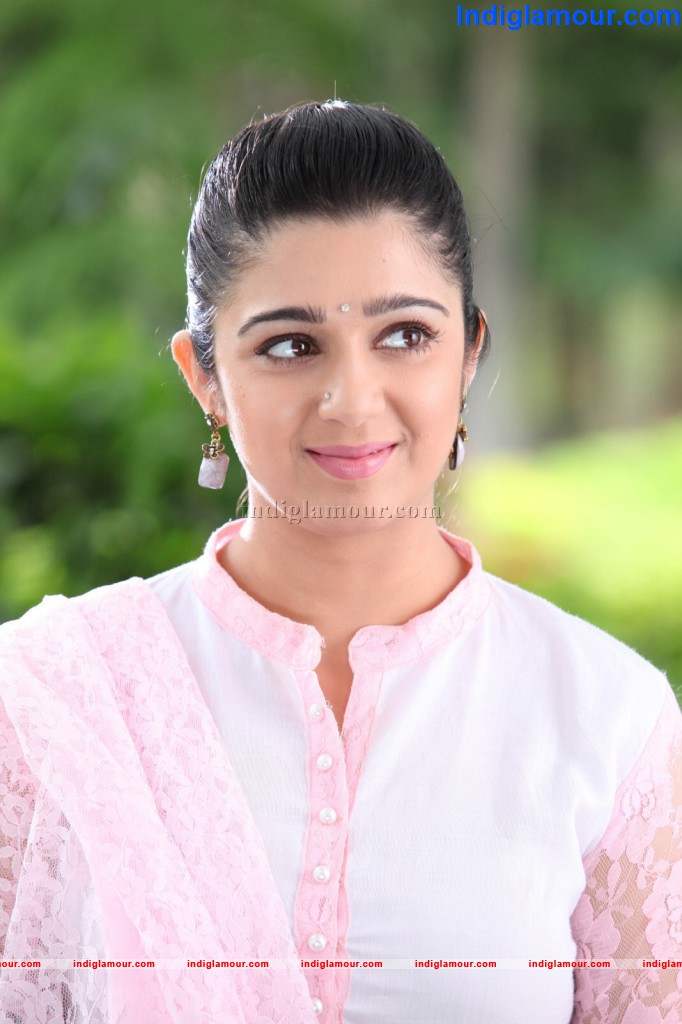 Charmi Actress hd photo