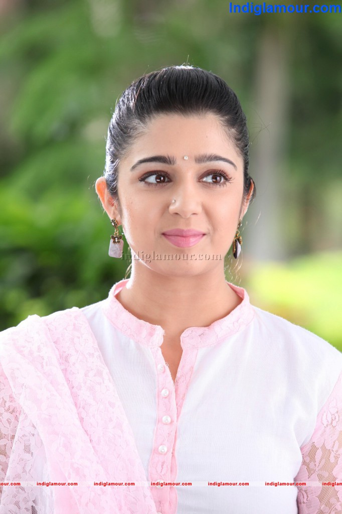 Charmi Actress hd photo