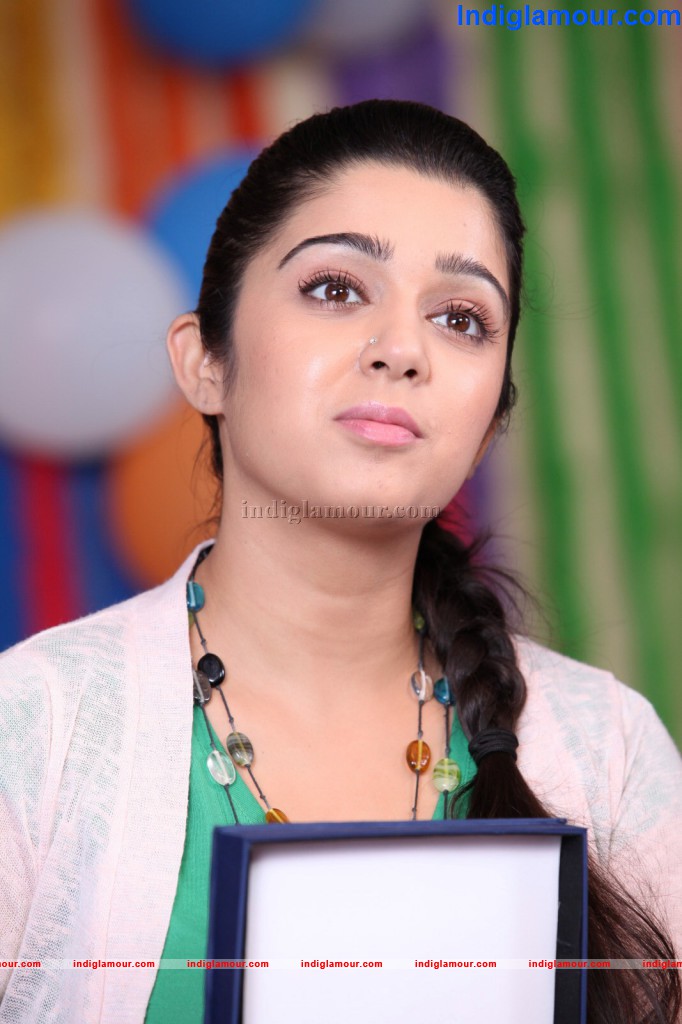 Charmi Actress hd photo