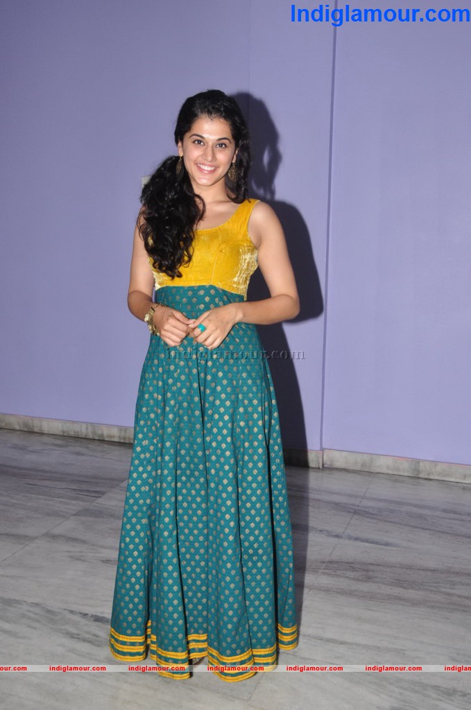 Tapsee Actress hd photo