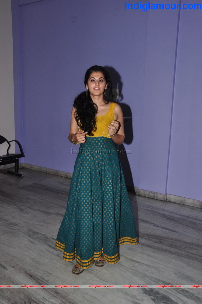 Tapsee Actress hd photo