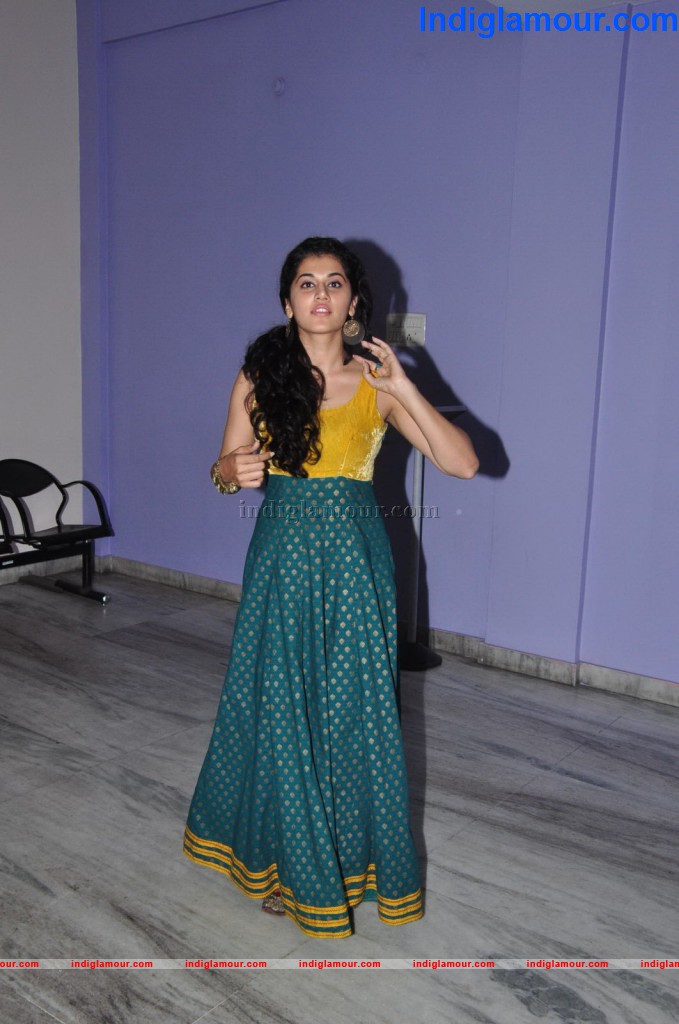 Tapsee Actress hd photo