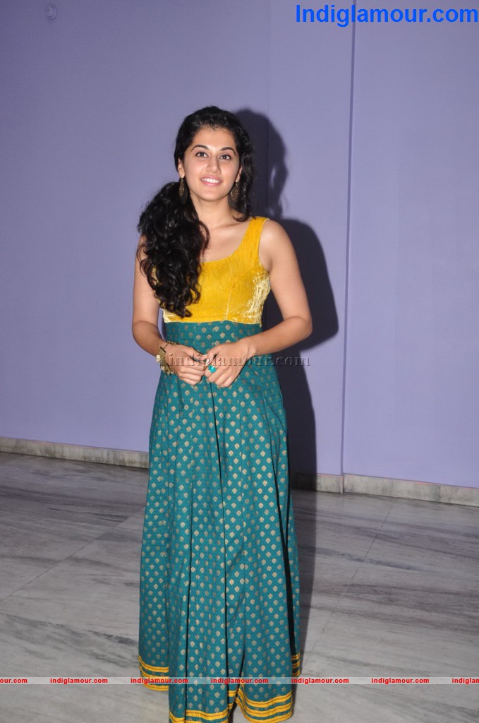 Tapsee Actress hd photo