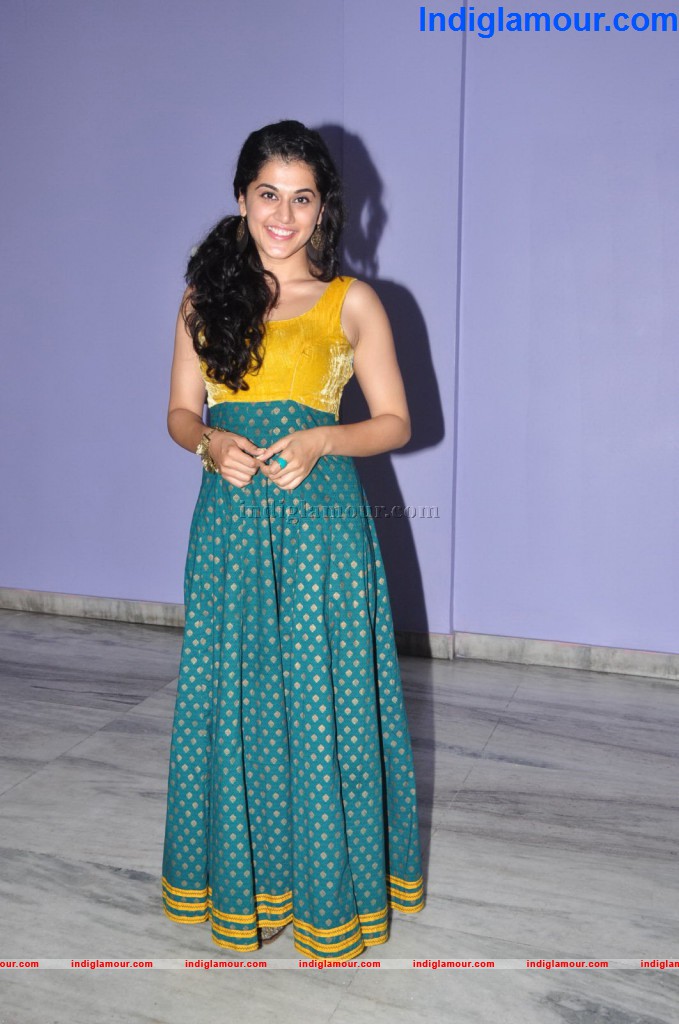 Tapsee Actress hd photo