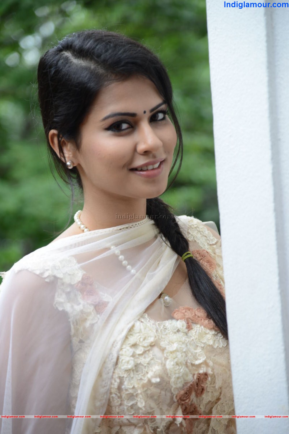Sharmila Mandre Actress hd photo