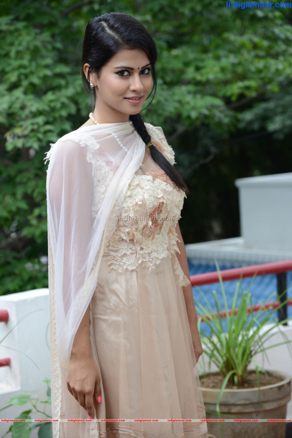 Sharmila Mandre Actress hd photo