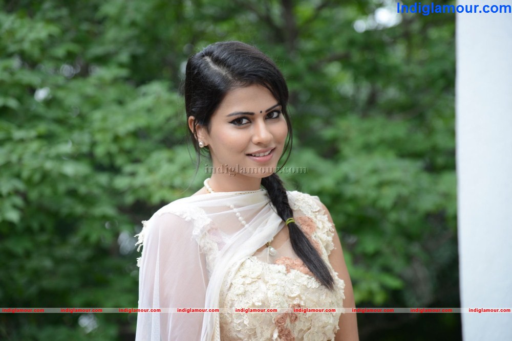 Sharmila Mandre Actress hd photo