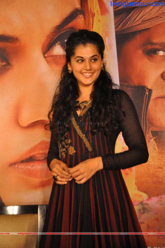Tapsee Actress hd photo